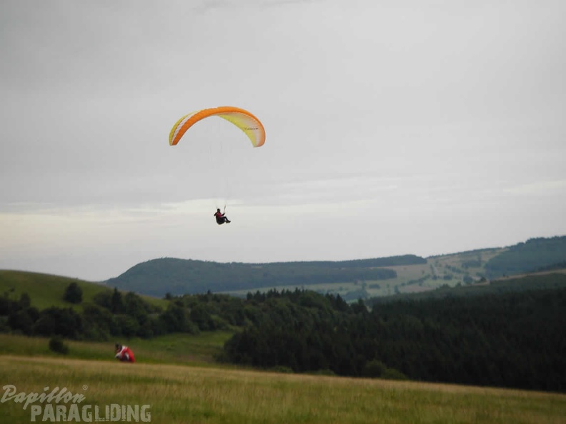 2009 RG28.09 Wasserkuppe Paragliding 021