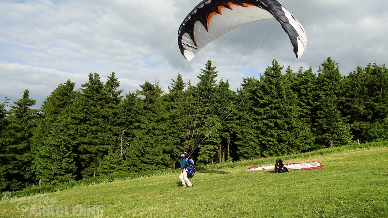 2010 RK25.10 Wasserkuppe Paragliding 055
