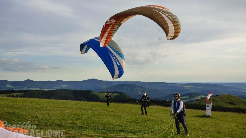 RK26.16 Paragliding-01-1059