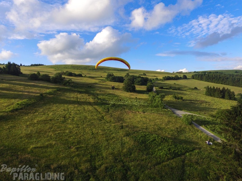 RK26.16 Paragliding-1080