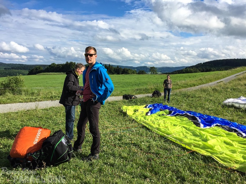 RK26.16 Paragliding-1286