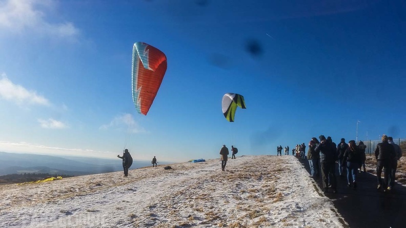 RK1.17 Winter-Paragliding-139