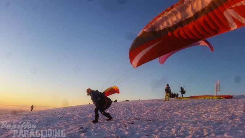 RK1.17 Winter-Paragliding-192