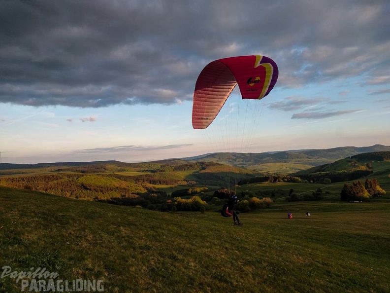 RK21.17 Paragliding-150