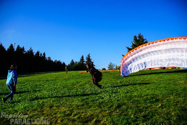 RK21.17 Paragliding-428