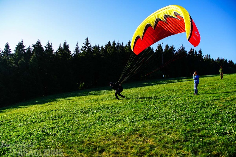 RK21.17 Paragliding-448