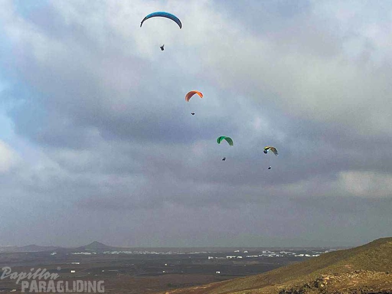 fla8.23-lanzarote-paragliding-landscape-134