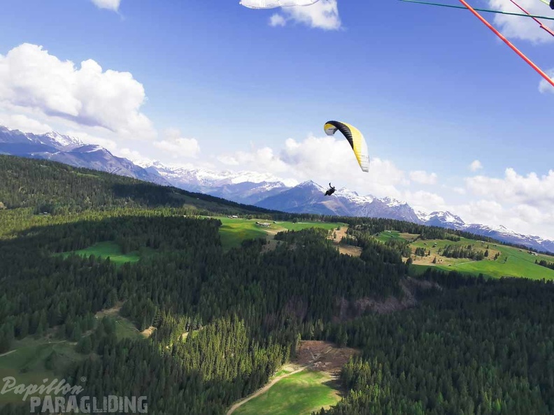 DH20.23-Paragliding-Luesen-115