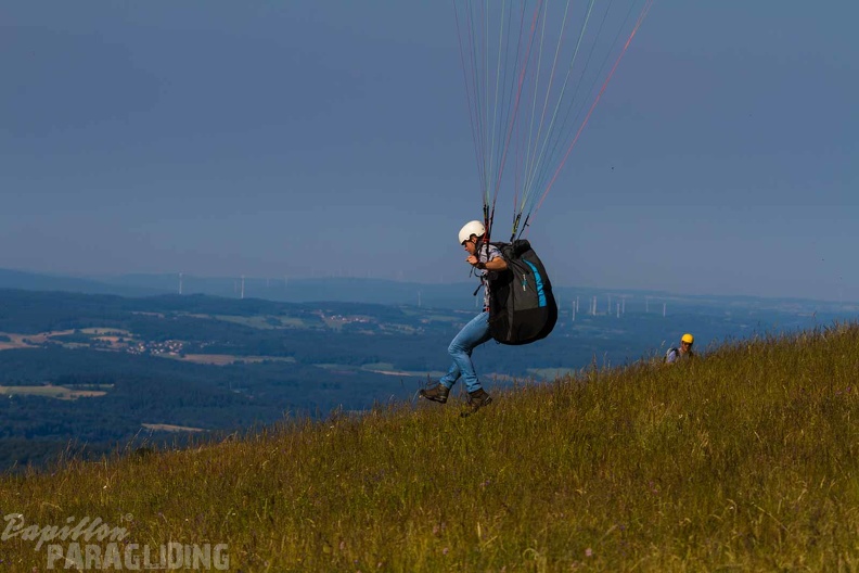 wasserkuppe-paragliding-suedhang-23-06-25.jpg-150.jpg