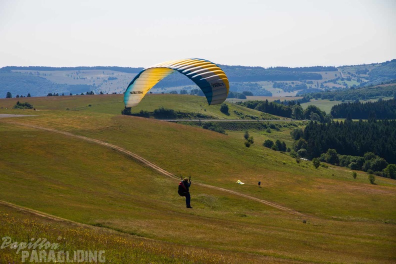 wasserkuppe-paragliding-suedhang-23-06-25.jpg-116