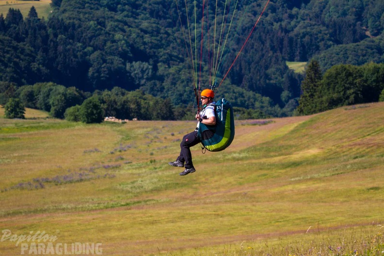wasserkuppe-paragliding-suedhang-23-06-25.jpg-138