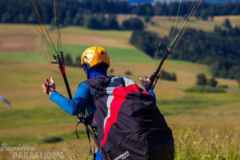 wasserkuppe-paragliding-suedhang-23-06-25.jpg-144