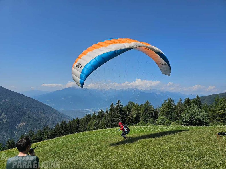 dh29.23-luesen-paragliding-146