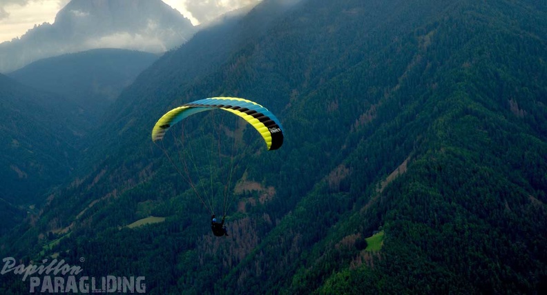 dh32.23-luesen-paragliding-120