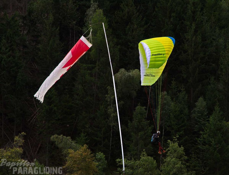 dh32.23-luesen-paragliding-128