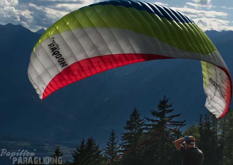 dh32.23-luesen-paragliding-157