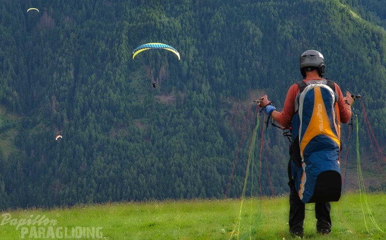 dh32.23-luesen-paragliding-155