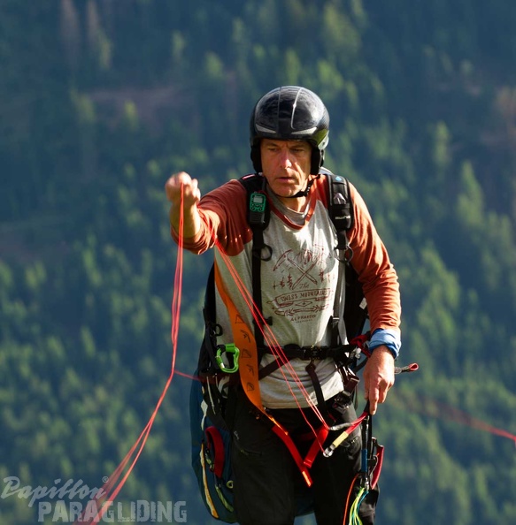 dh32.23-luesen-paragliding-171