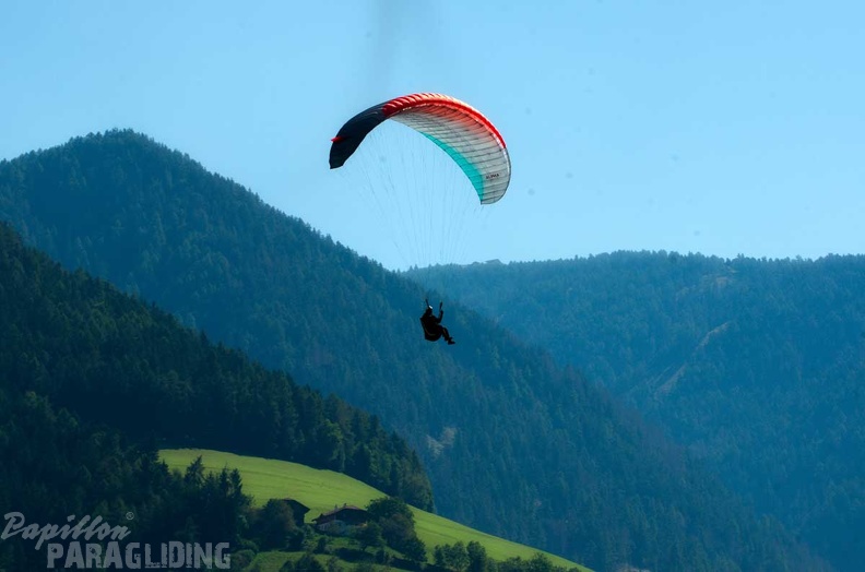 dh32.23-luesen-paragliding-221