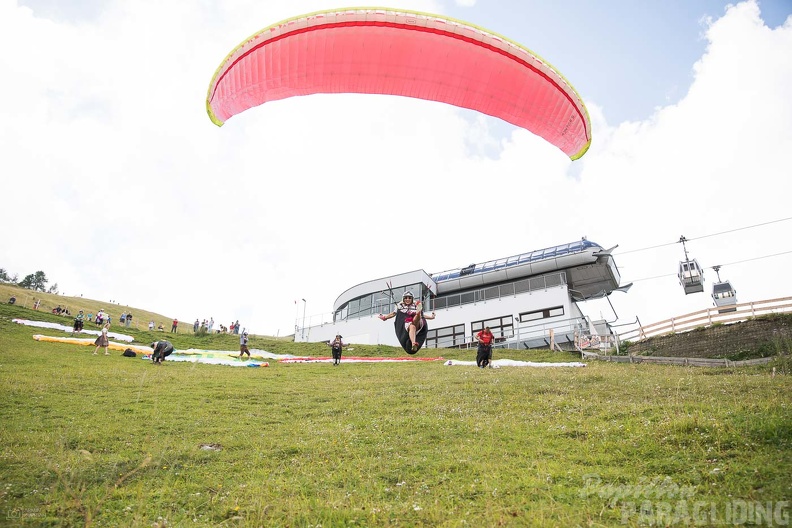 5.Dirndl_und_Lederhosenfliegen_Stubai-160.jpg