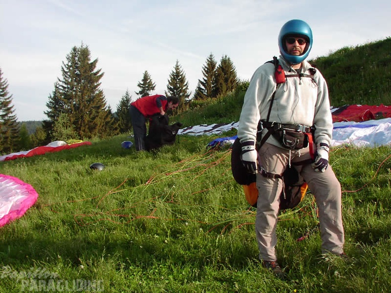 2003 D07.03 Paragliding Luesen 012