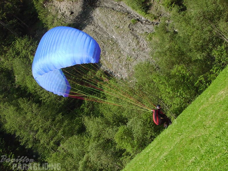 2003 D07.03 Paragliding Luesen 035