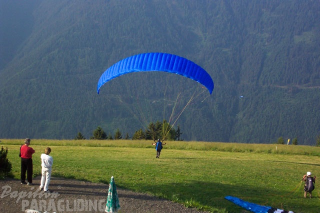 2003 D08.03 Paragliding Luesen 011