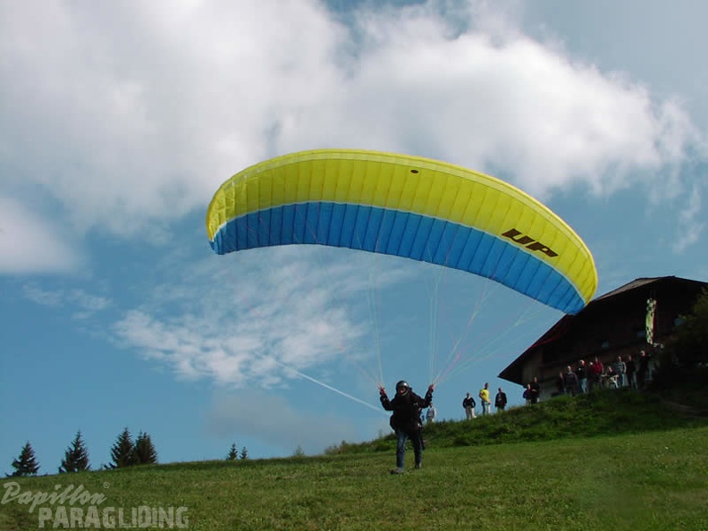 2003 D09.03 Paragliding Luesen 028