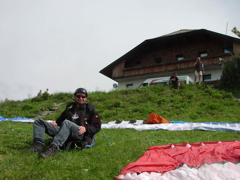 2003_D09.03_Paragliding_Luesen_067.jpg