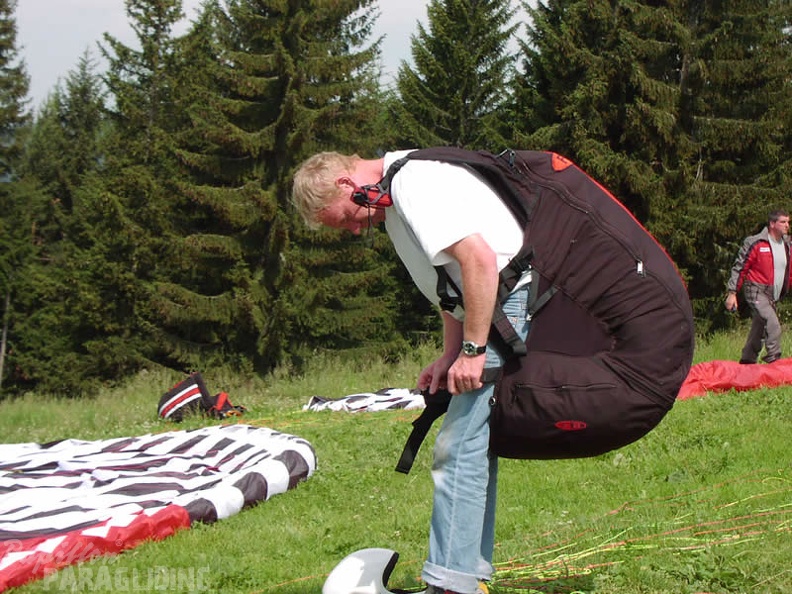 2003 D09.03 Paragliding Luesen 082