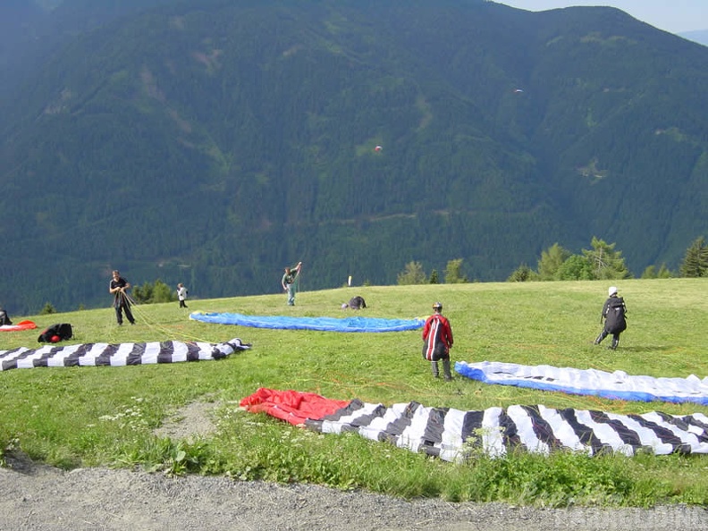 2003 D10.03 Paragliding Luesen 001