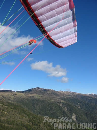 2003 Luesen Mai 03 Paragliding 003