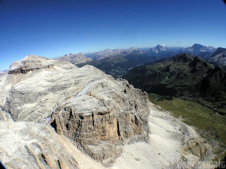 2004 Marmolada Paragliding 001