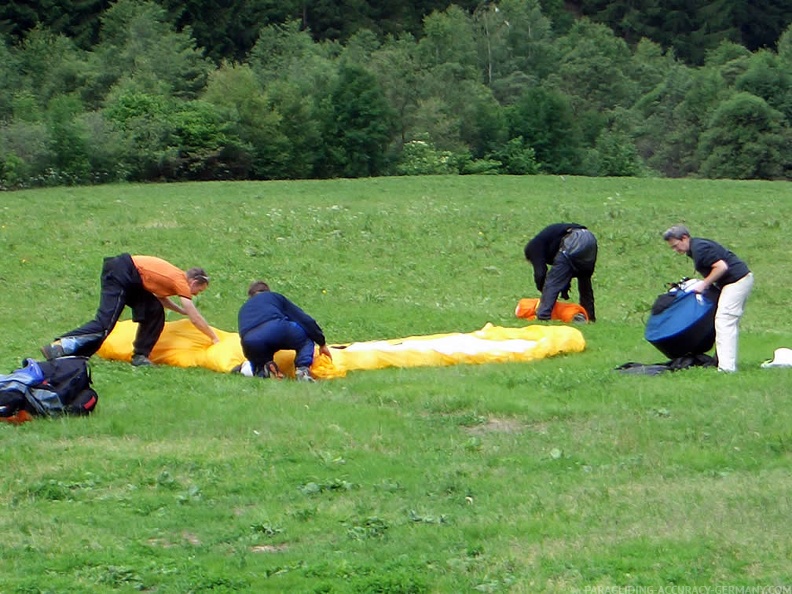 2005 D11.05 Paragliding Luesen 002