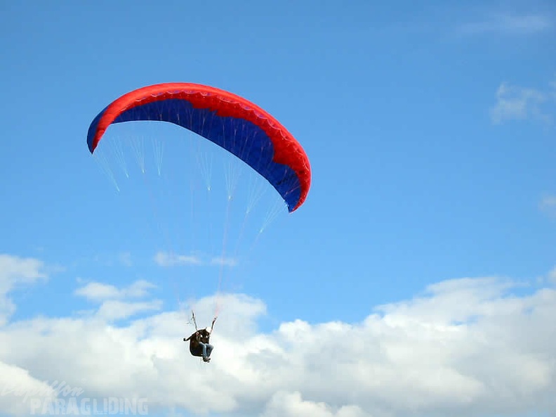2005 D17.05 Paragliding Luesen 001