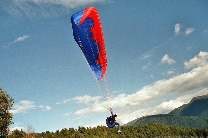 2005 D17.05 Paragliding Luesen 013