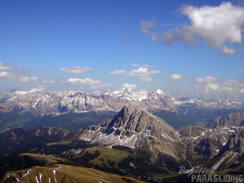 2005 D5.05 Paragliding 003