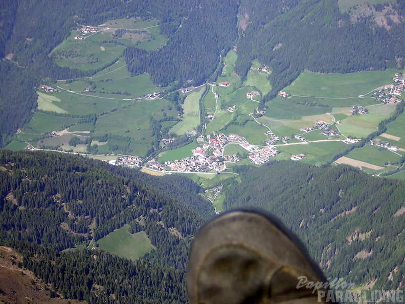 2005 D5.05 Paragliding 005