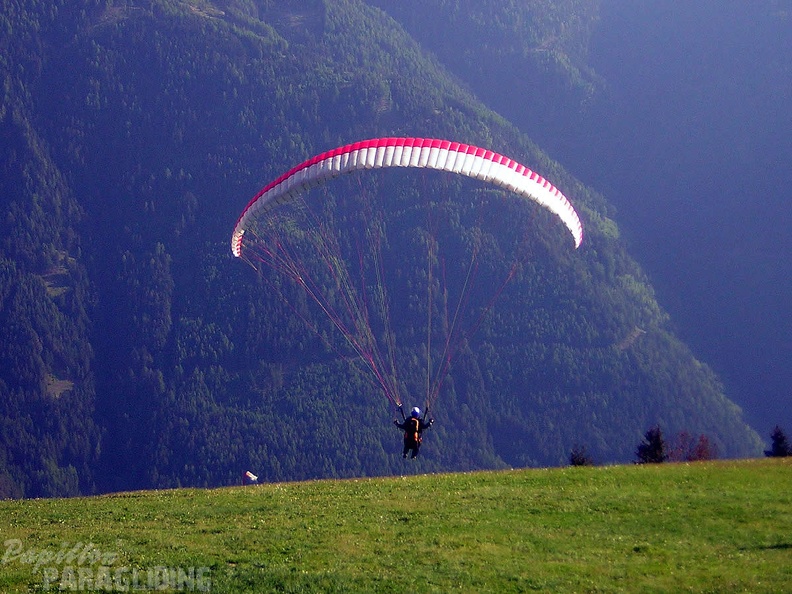 2005 D5.05 Paragliding 008