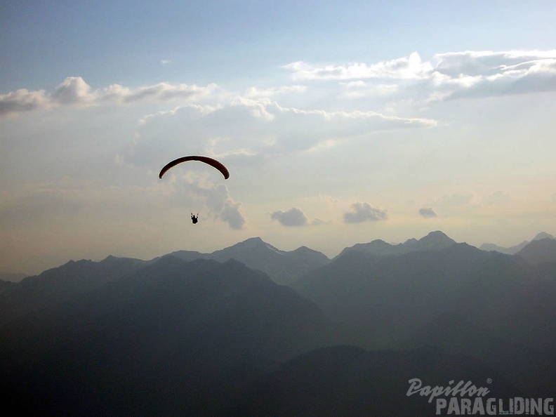 2005 D5.05 Paragliding 010