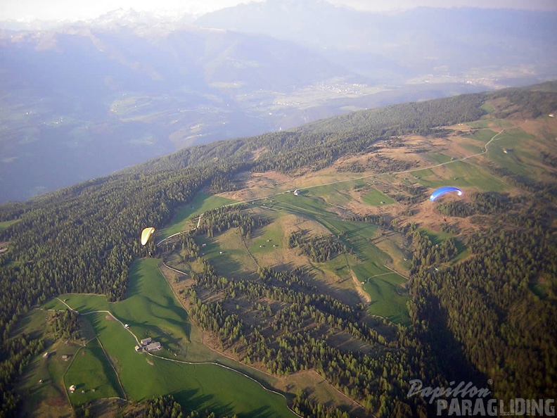 2005 D5.05 Paragliding 018