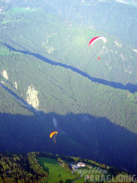 2005 D5.05 Paragliding 021