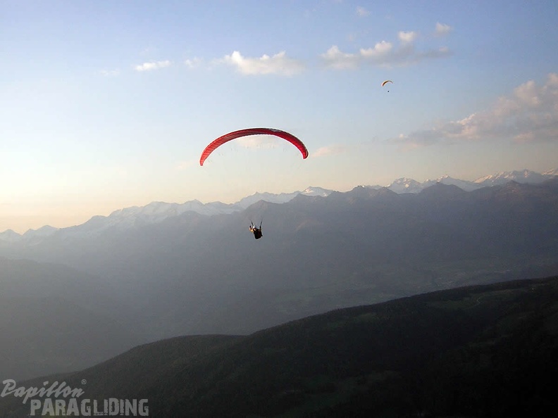 2005 D5.05 Paragliding 024