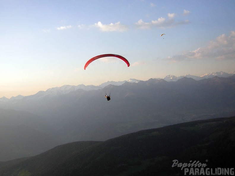 2005 D5.05 Paragliding 024