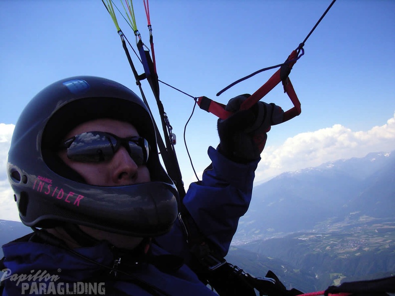2005 D5.05 Paragliding 039