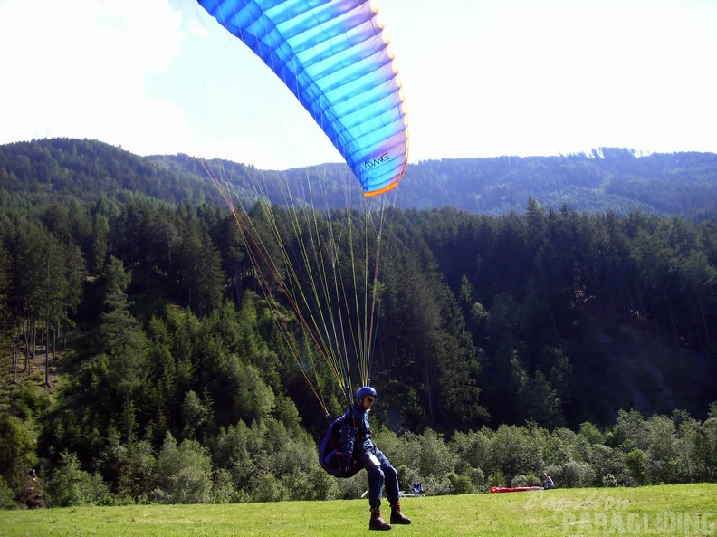 2005 D5.05 Paragliding 040