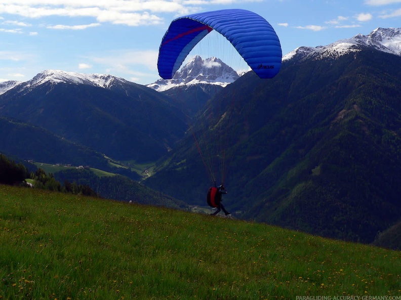 2005 D5.05 Paragliding 093