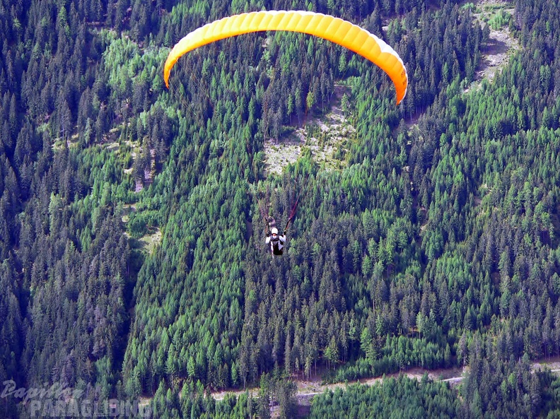 2005 D5.05 Paragliding 097
