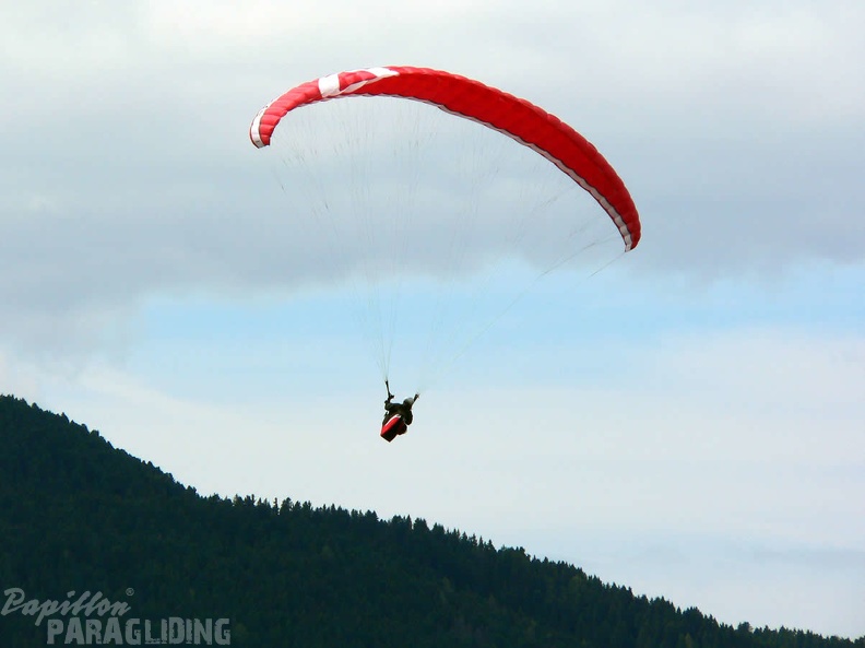 2005 D5.05 Paragliding 115