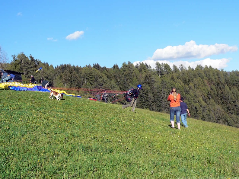 2005 D5.05 Paragliding 135